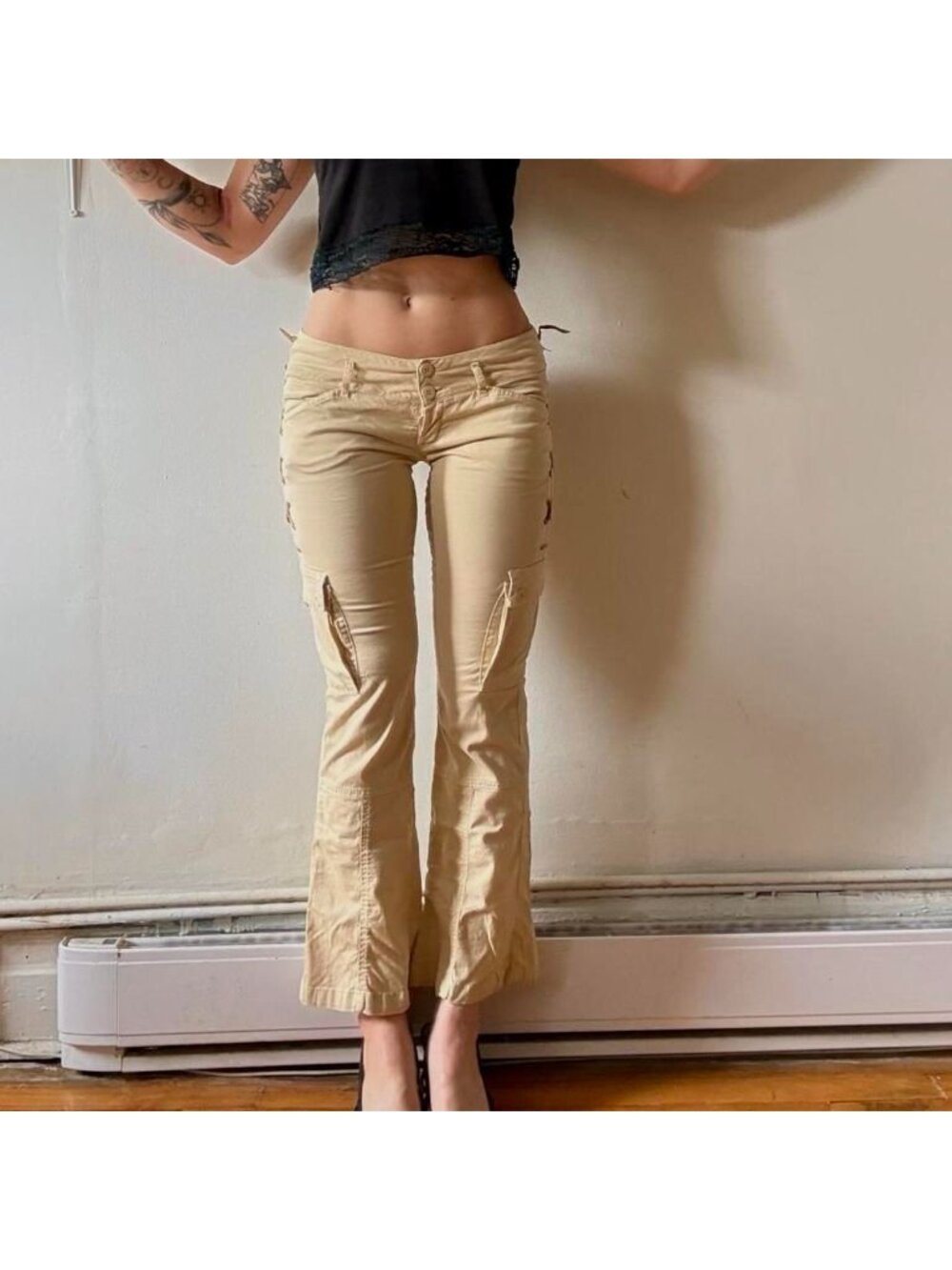Y2K ultra low-rise mini flare trousers — Essenza